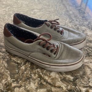 Vans Men's Gray Canvas Sneakers with Brown Trim / Q5